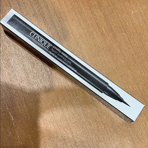Clinique Pretty Easy liquid eye-lining pen NWT!